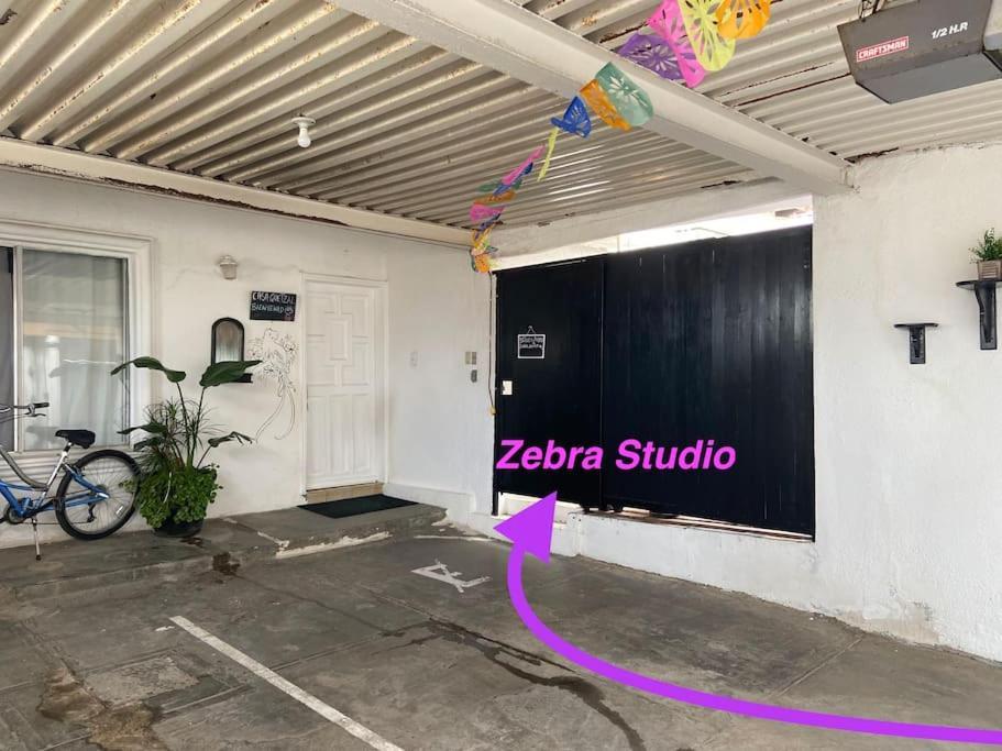 Zebra Studio Tijuana Buitenkant foto